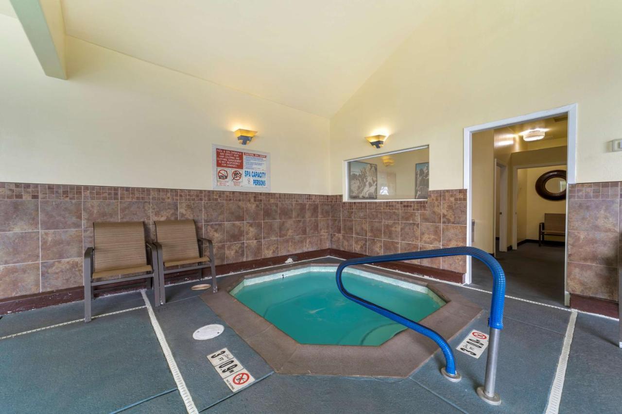 Best Western Plus Northwoods Inn Crescent City Buitenkant foto