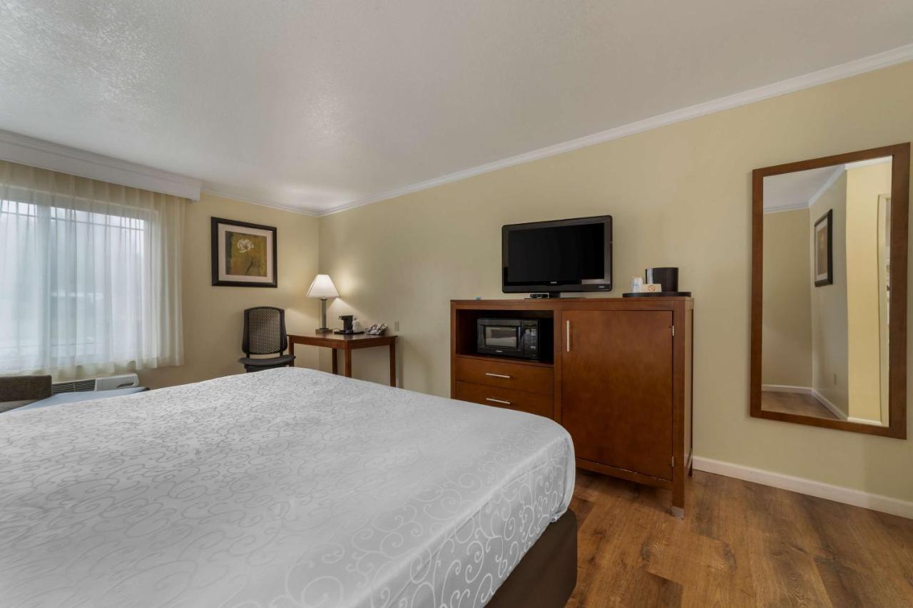 Best Western Plus Northwoods Inn Crescent City Buitenkant foto