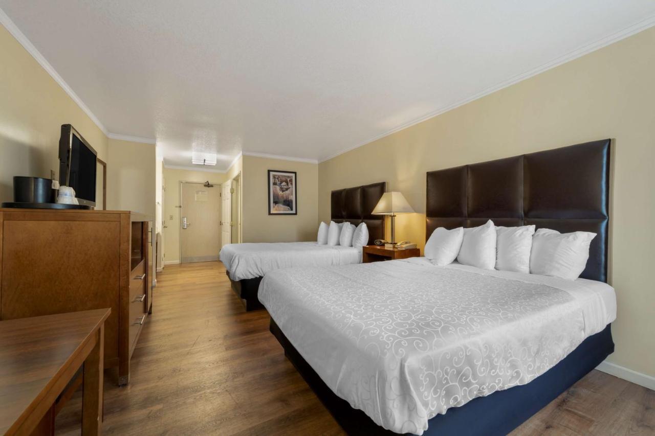 Best Western Plus Northwoods Inn Crescent City Buitenkant foto