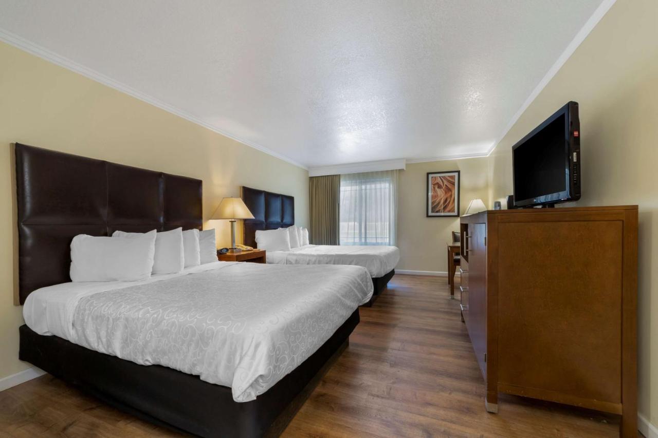 Best Western Plus Northwoods Inn Crescent City Buitenkant foto